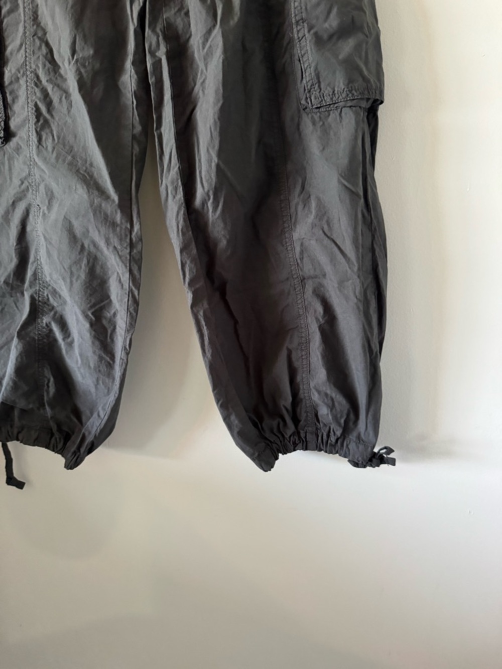 Aerie High-Waisted ‘Go-for-It” Baggy Cargo Pants in Smoked Grey Size M - Picture 3 of 7